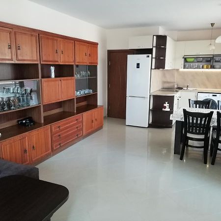 פומורי Alex Apartments מראה חיצוני תמונה