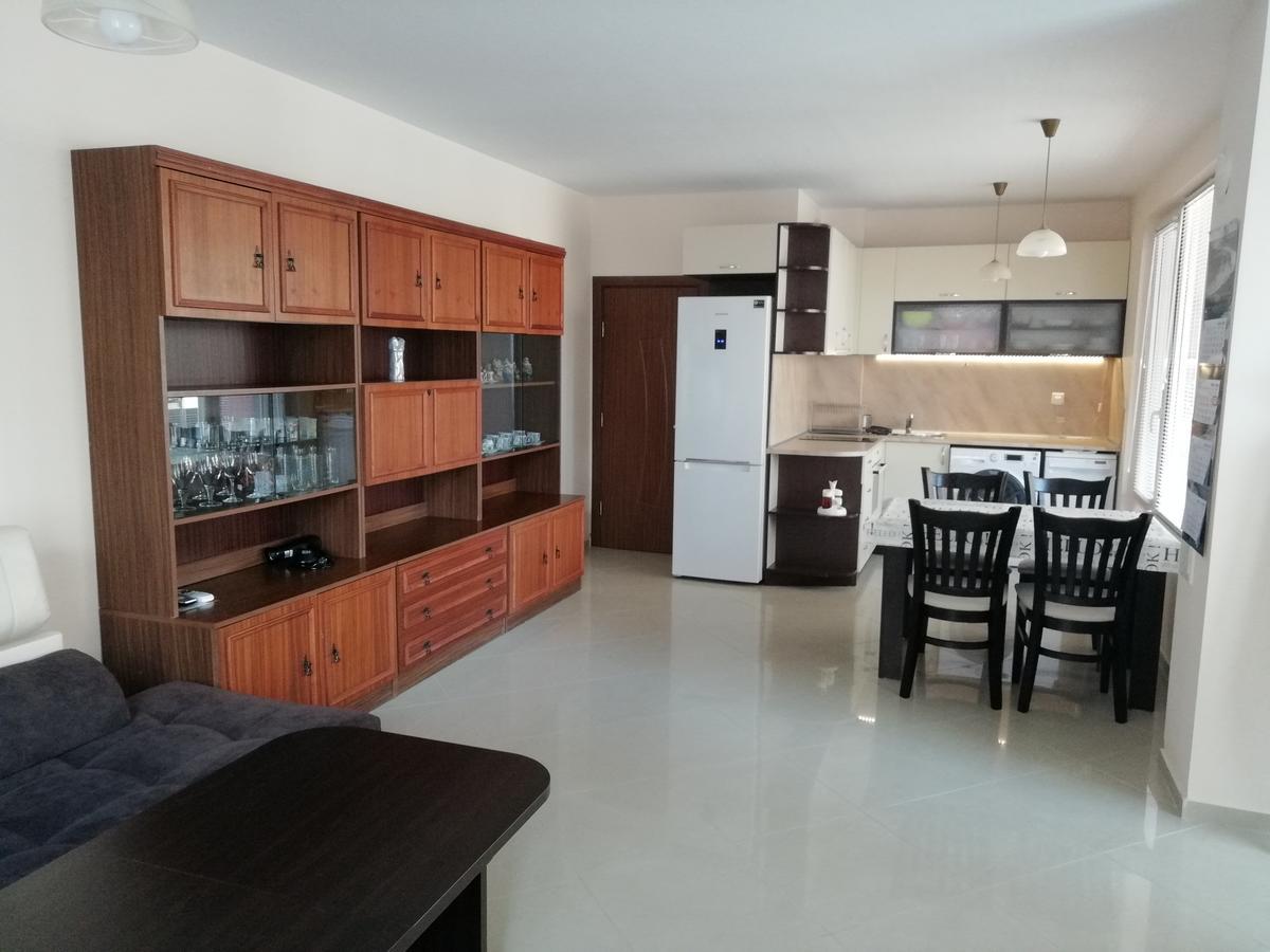 פומורי Alex Apartments מראה חיצוני תמונה